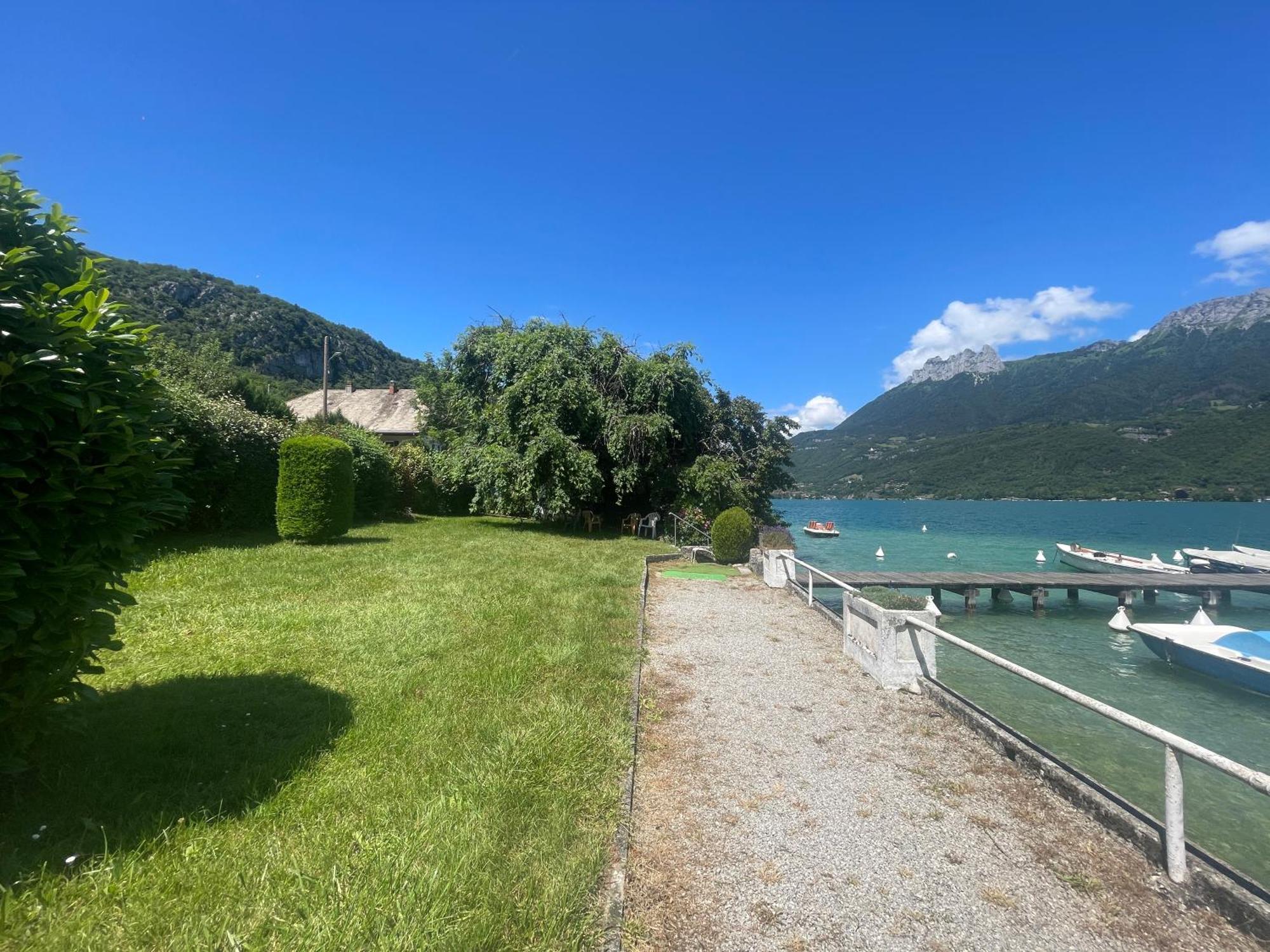 Rare 2 Bedroom With Private Beach On Lake Annecy ドゥサール エクステリア 写真