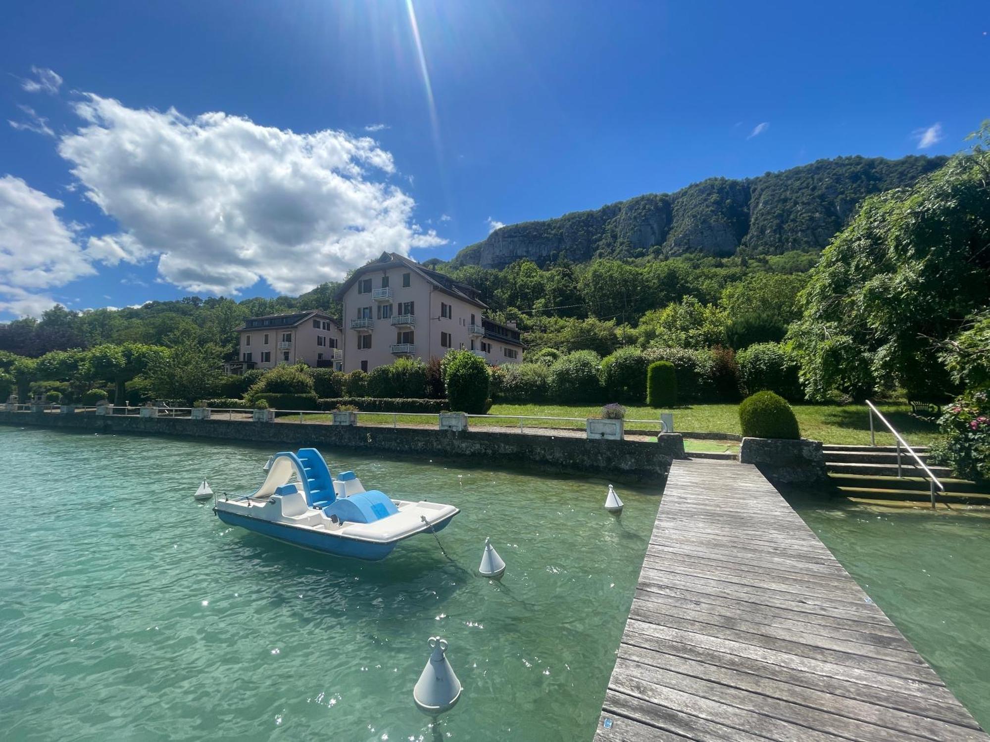 Rare 2 Bedroom With Private Beach On Lake Annecy ドゥサール エクステリア 写真